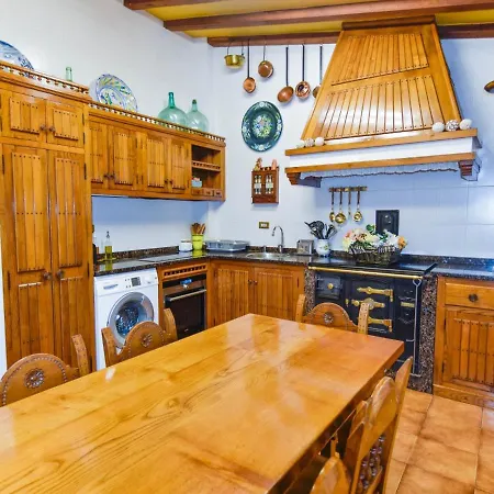 Preciosa Casa Con Espectacular Jardin Pamanes